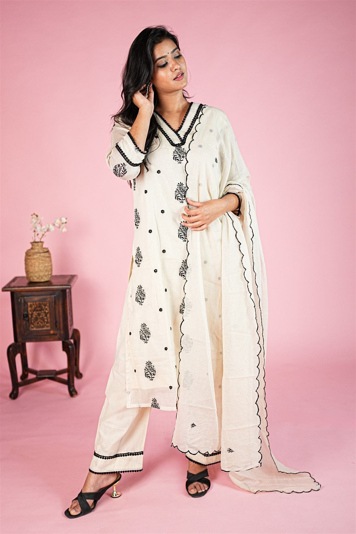 Kota Doria Embroidered Off-white Kurti Set With Dupatta