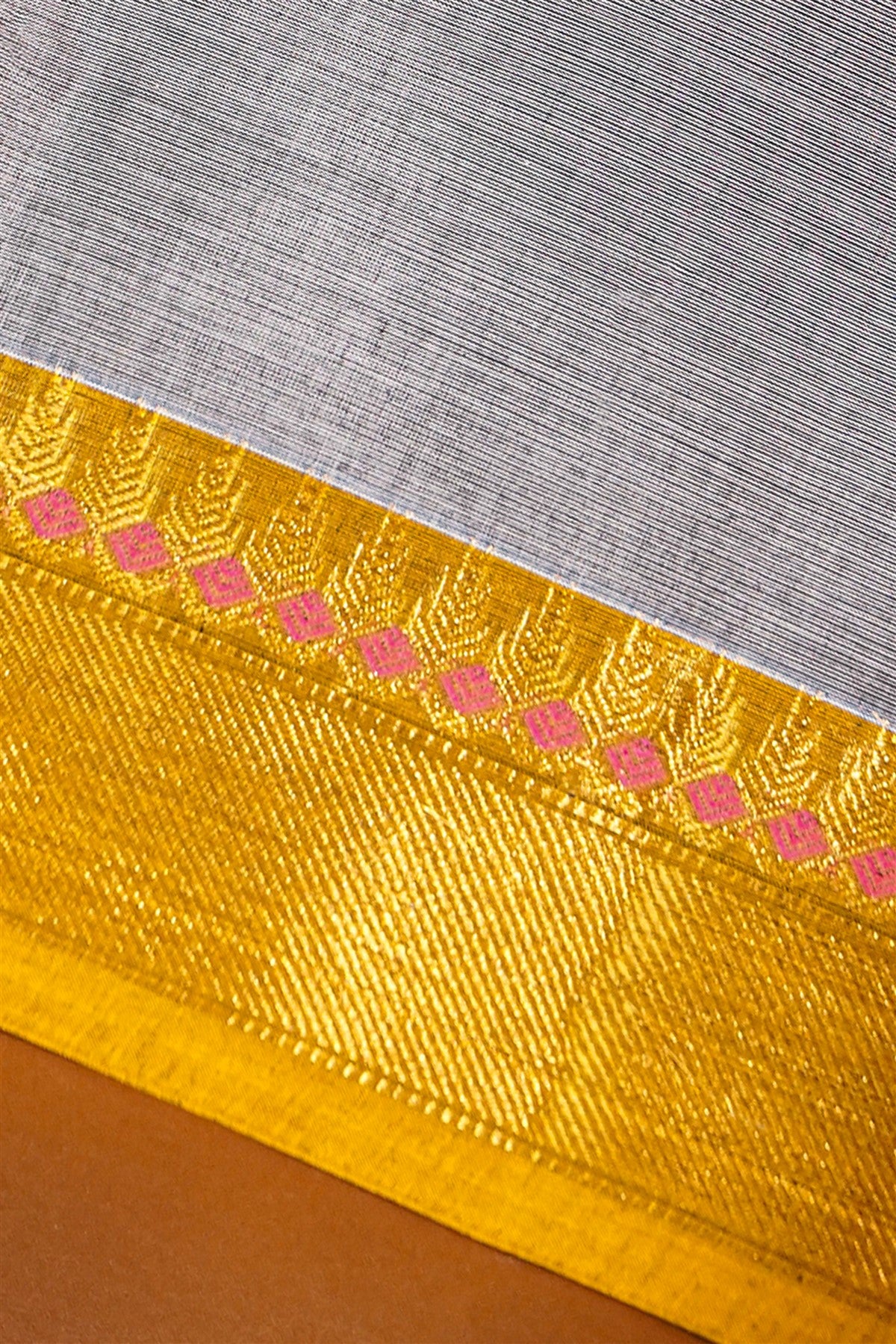 Cotton Grey Solid With Zari Border Dress Material