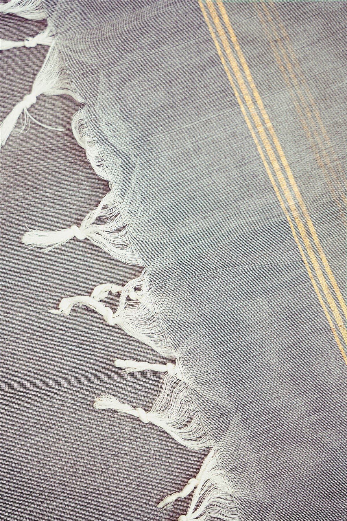 Cotton Grey Solid With Zari Border Dress Material