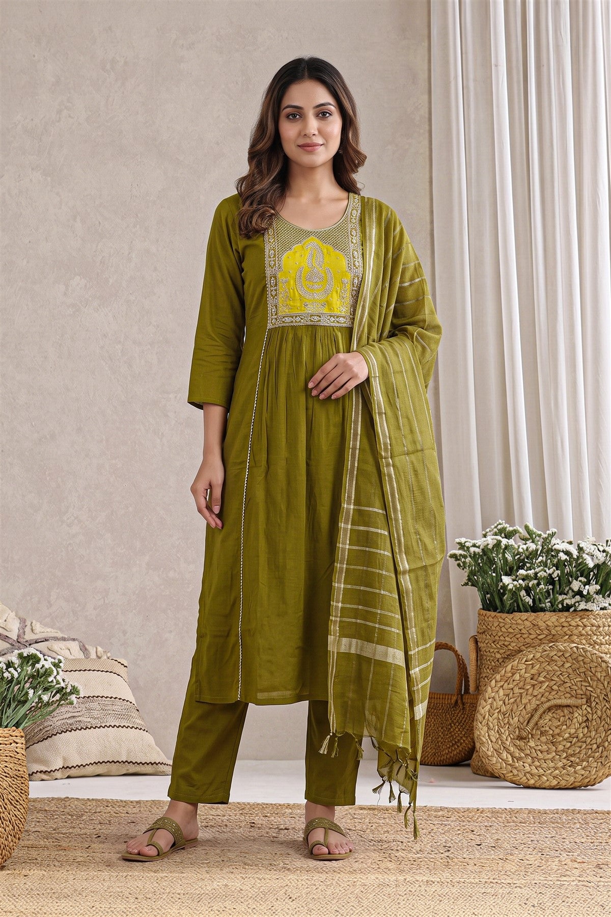 Mul Chanderi Embroidered Mehendi Green Kurti Set With Dupatta