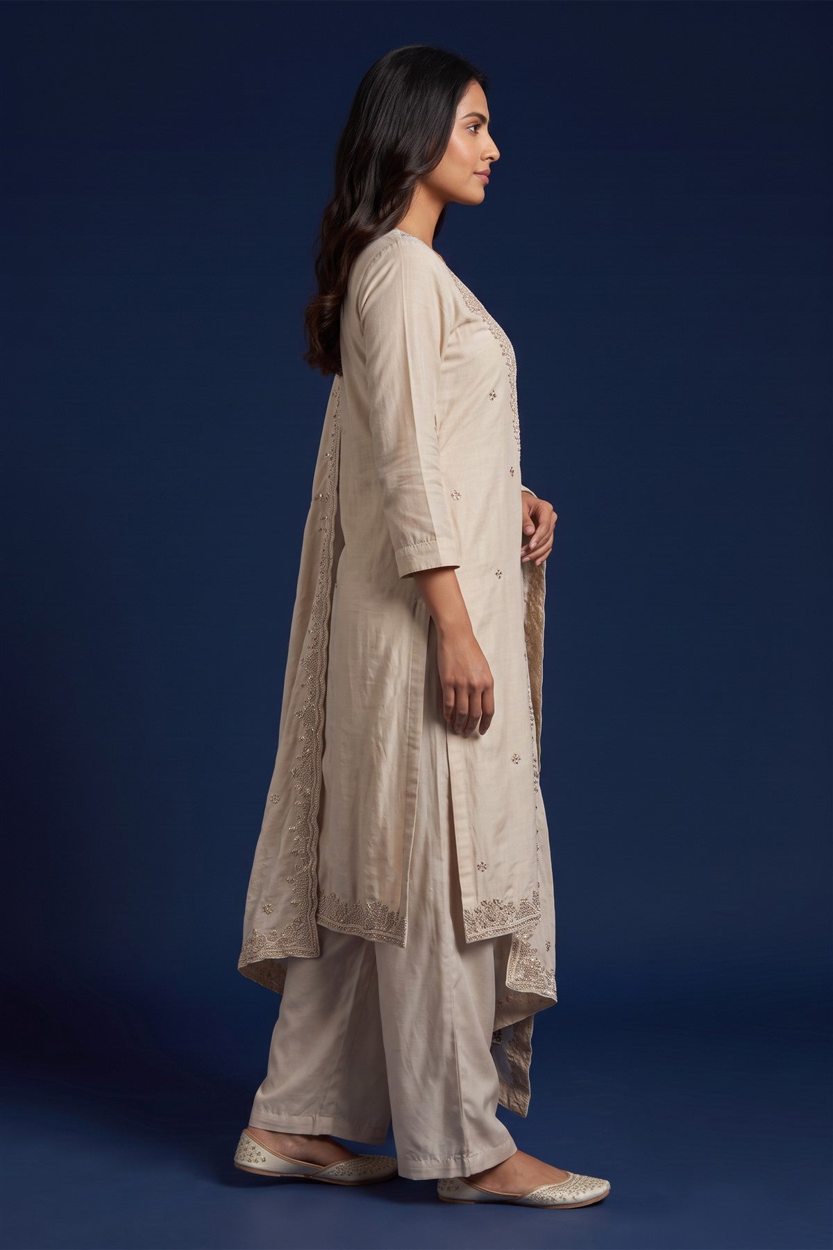 Mul Chanderi Embroidered Cream Kurti Set With Dupatta